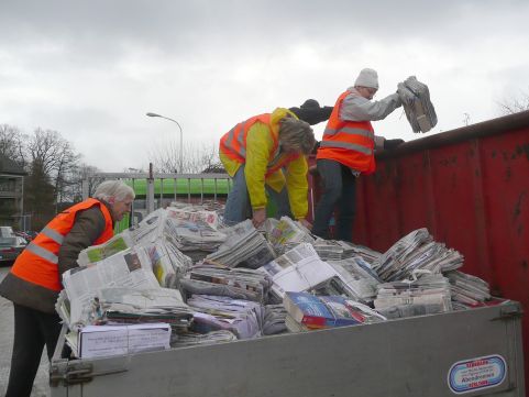 Aufgestellte Damengruppe WÄHREND des Einsatzes