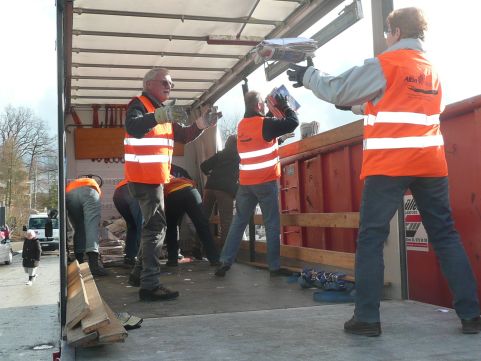 Von Hand zu Hand gehts am besten