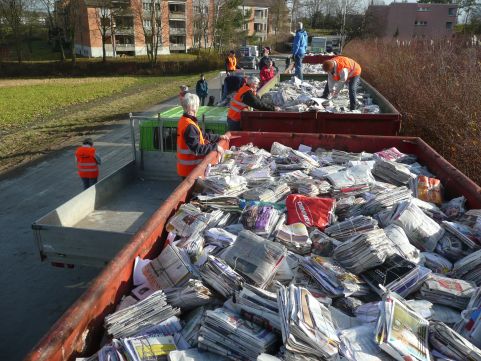 Vier volle Container - ein schönes Bild