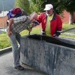 Hier lachen sie noch, der Steuermann und der Bremser - frei aus der Bobsport-Sprache . . .! 