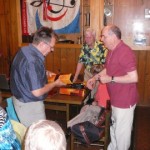 Preisübergabe an den Zweitplatzierten Markus